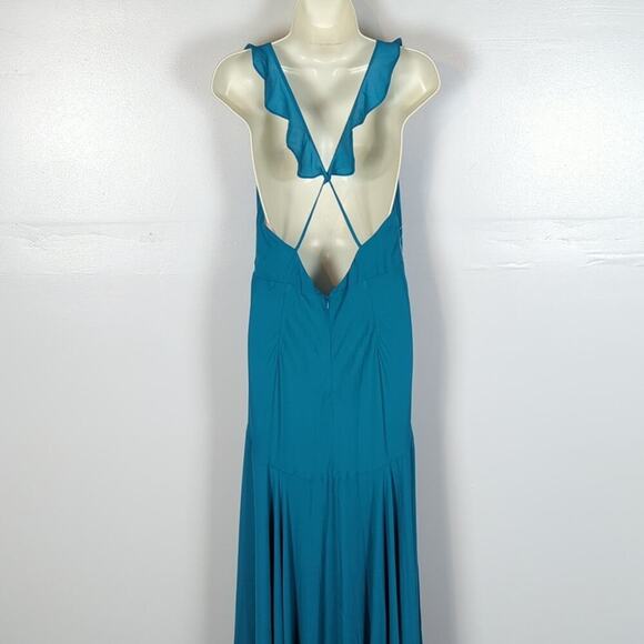 Fame and Partners NWT Cora Plunging Gown - Picture 2 of 12